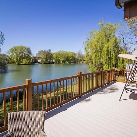 Stunning Lodge With Free Wifi For Hire At Carlton Meres In Suffolk Ref 60013M แซกส์มันดัม ภายนอก รูปภาพ