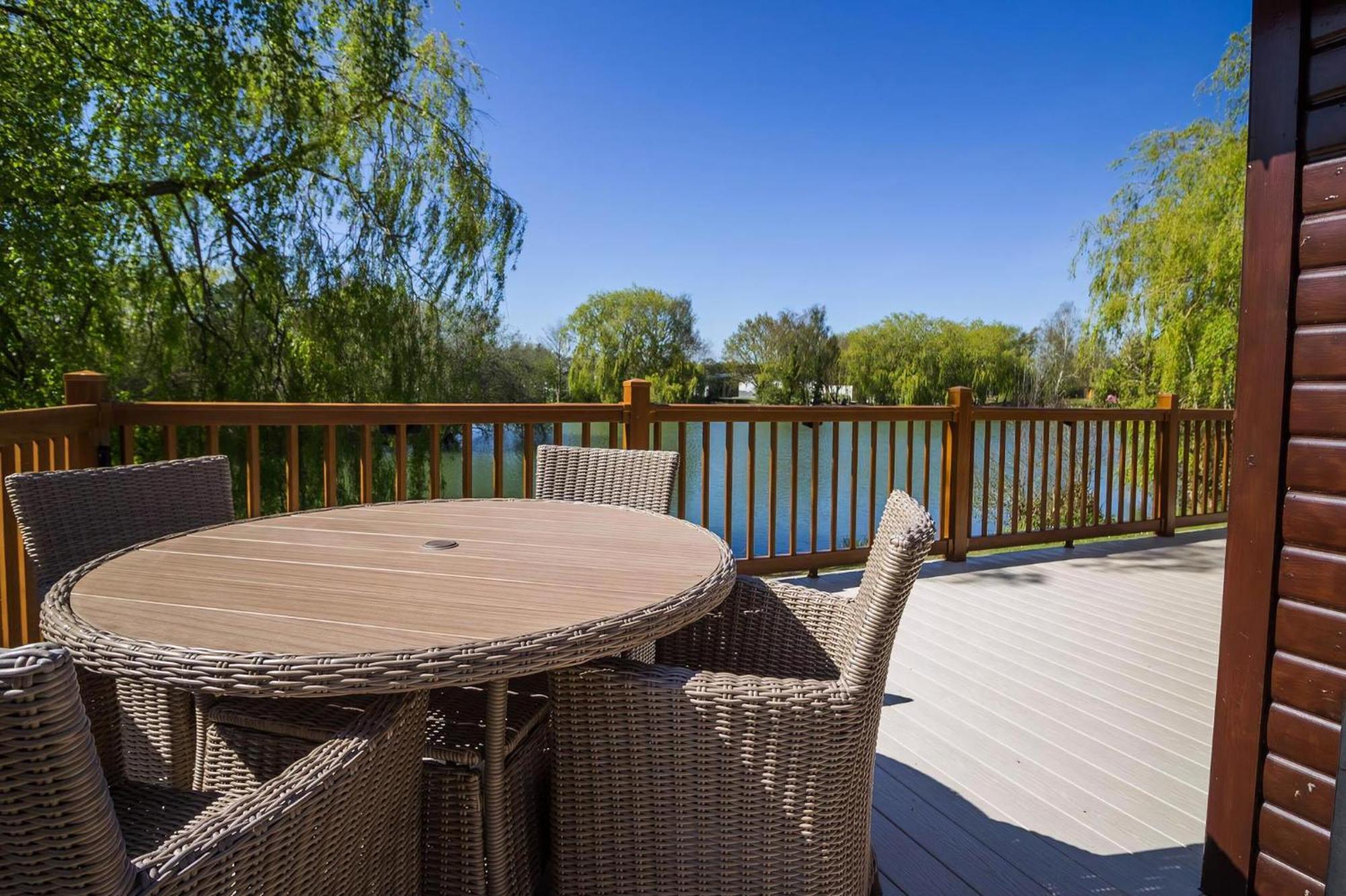 Stunning Lodge With Free Wifi For Hire At Carlton Meres In Suffolk Ref 60013M แซกส์มันดัม ภายนอก รูปภาพ