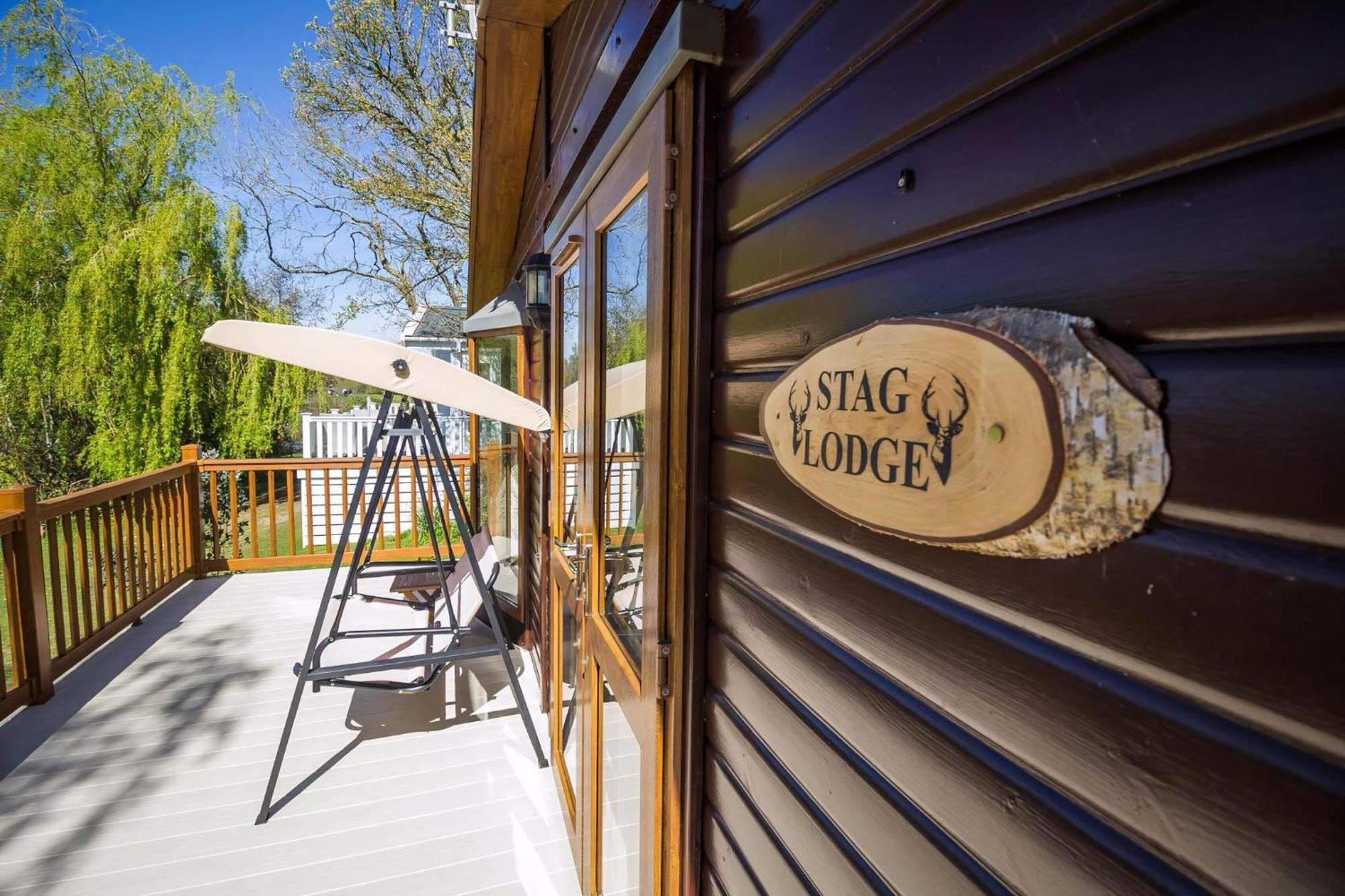 Stunning Lodge With Free Wifi For Hire At Carlton Meres In Suffolk Ref 60013M แซกส์มันดัม ภายนอก รูปภาพ