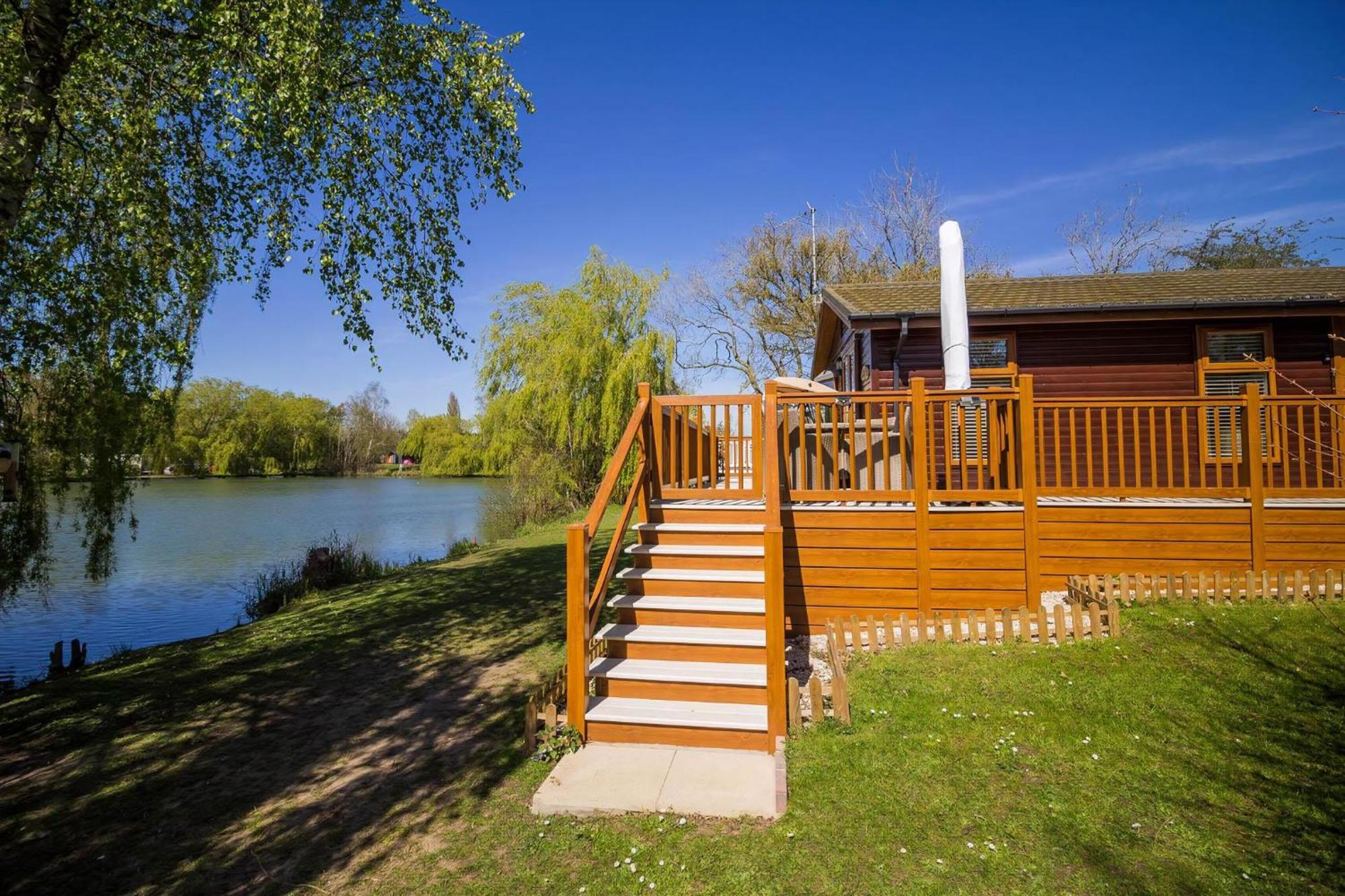 Stunning Lodge With Free Wifi For Hire At Carlton Meres In Suffolk Ref 60013M แซกส์มันดัม ภายนอก รูปภาพ