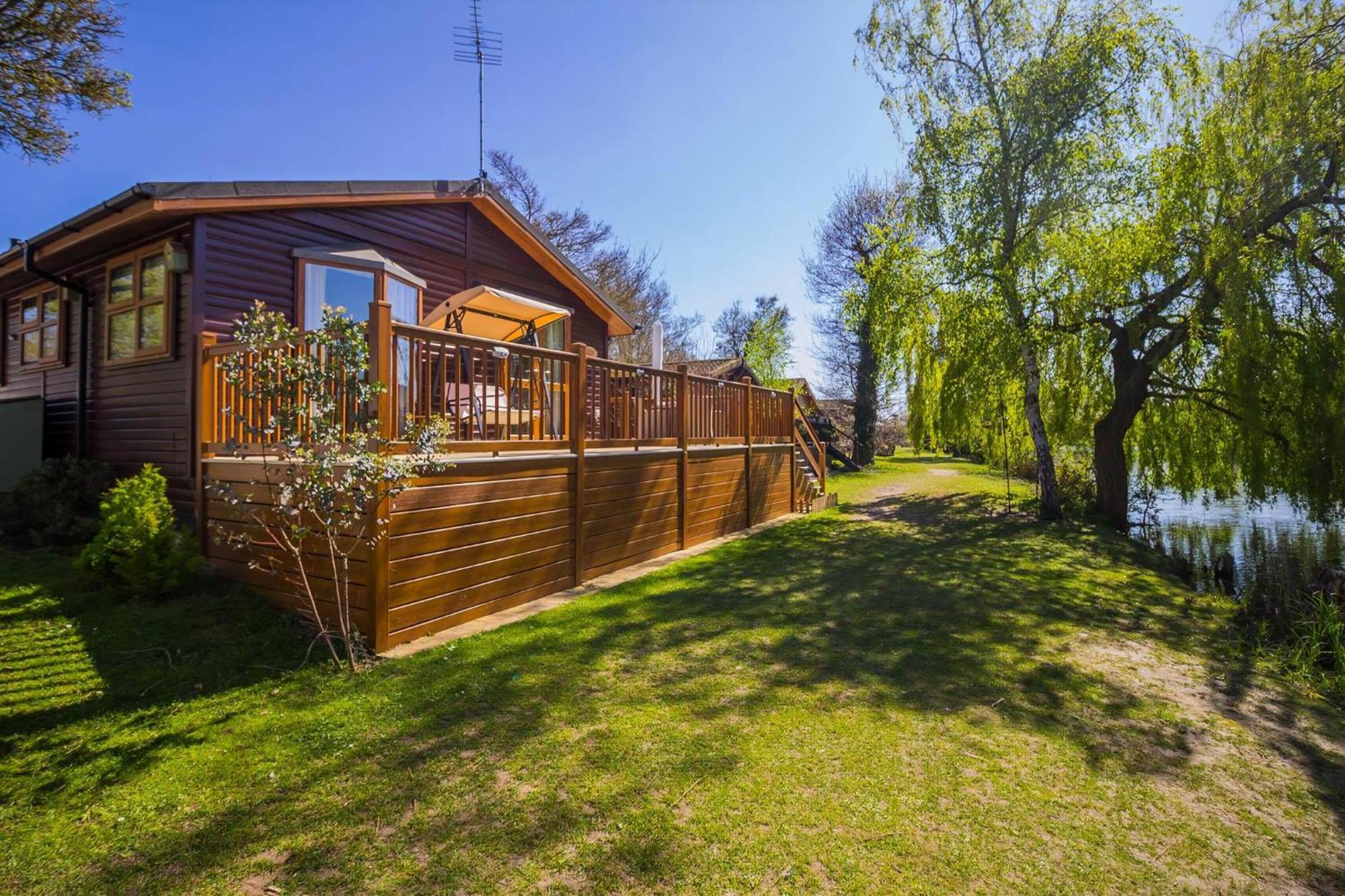 Stunning Lodge With Free Wifi For Hire At Carlton Meres In Suffolk Ref 60013M แซกส์มันดัม ภายนอก รูปภาพ